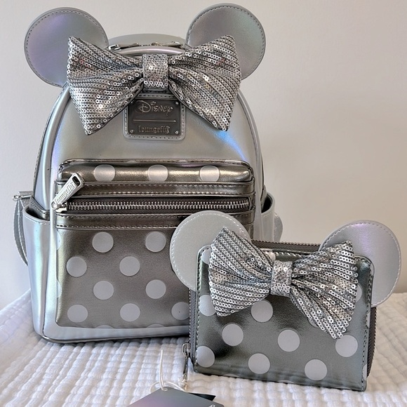 NEW Loungefly Disney 100 Minnie Mouse Platinum mini backpack and wallet set - Picture 4 of 16